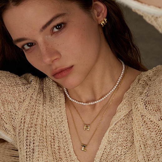 ARSIS银饰｜印记系列 金色款字母吊坠项链 商品图2