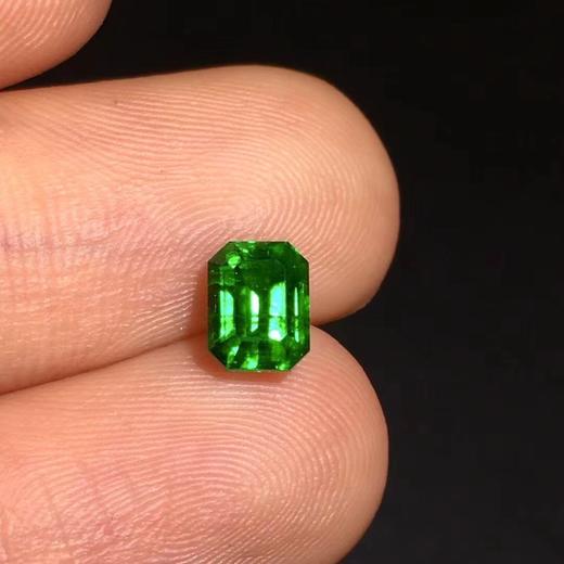 0.87ct 祖母绿裸石 商品图7