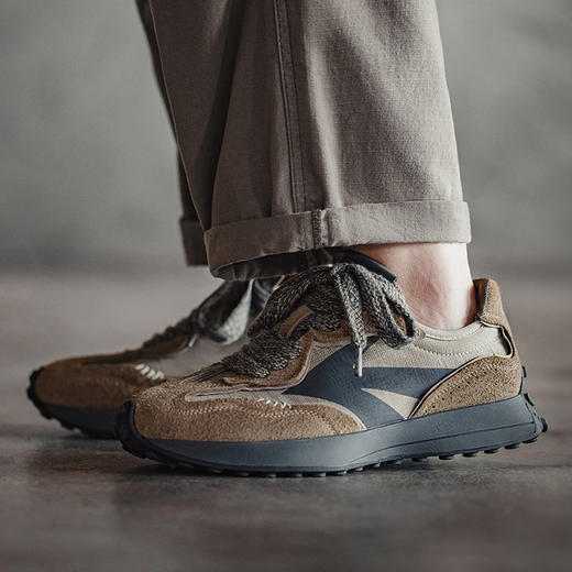 马登（Maden）美式复古慢跑鞋男士低帮厚底牛反绒运动鞋新款夏季透气百搭休闲鞋 商品图1