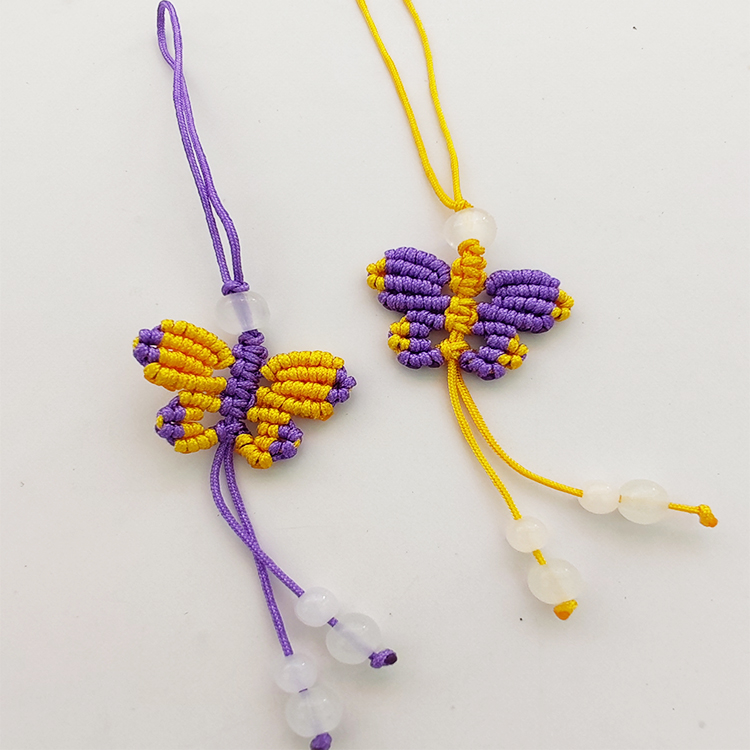 小蝴蝶手机挂饰纯手工编织