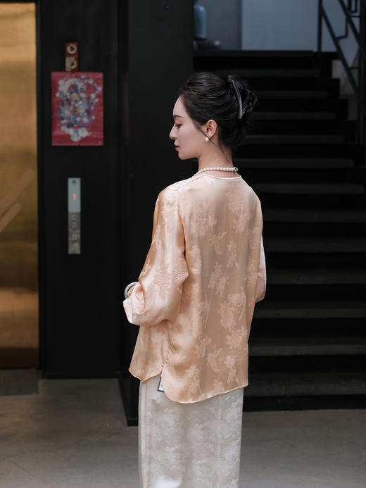 盛唐牡丹 |香槟色蝶恋花冠乐绉斜襟女上衣 商品图8
