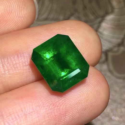 5.05ct 祖母绿裸石 商品图2