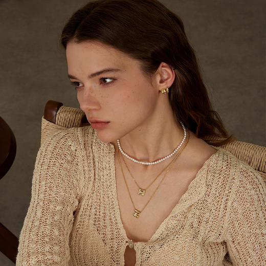 ARSIS银饰｜印记系列 金色款字母吊坠项链 商品图4