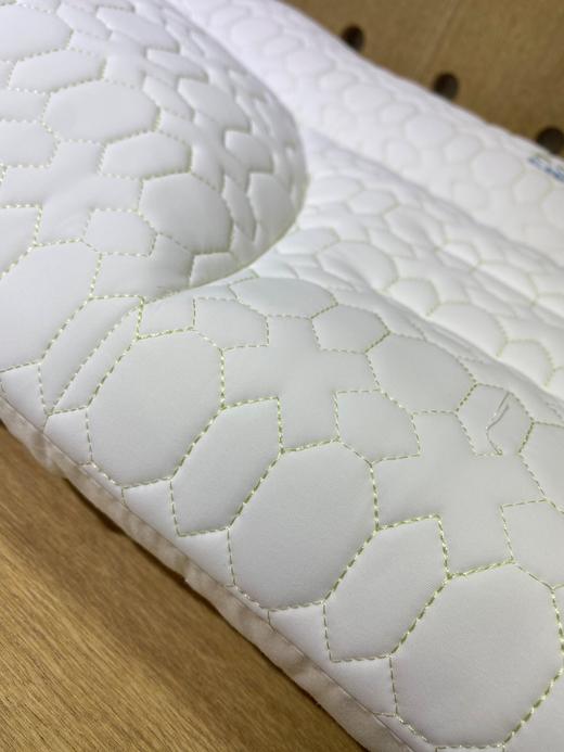 松植屋新品冰感小冰芯乳胶护颈枕360度颈椎贴合设计可机洗水洗/尺寸*47*74CM /枕芯高度7-8cm中低枕头 商品图3