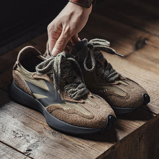 马登（Maden）美式复古慢跑鞋男士低帮厚底牛反绒运动鞋新款夏季透气百搭休闲鞋 商品图0