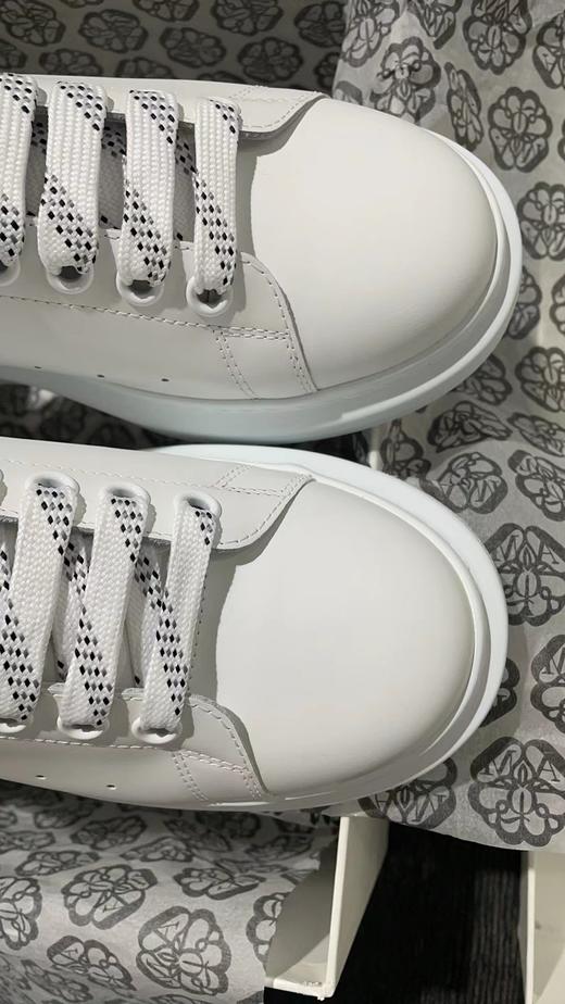 【超惠秒】McQueen 亚历山大·麦昆 MCQ黑尾厚底增高 男女通款百搭小白鞋 10447 商品图9