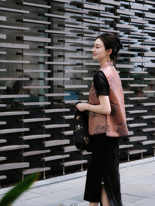 盛唐牡丹 |花蕾缎双龙团纹双面穿马甲 商品图2