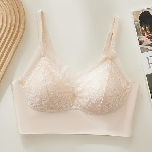 【49.9元2件❗️】法式珠光纱蕾丝边无痕一体洞洞杯薄款透气无钢圈聚拢文胸美背内衣HLY 商品图7