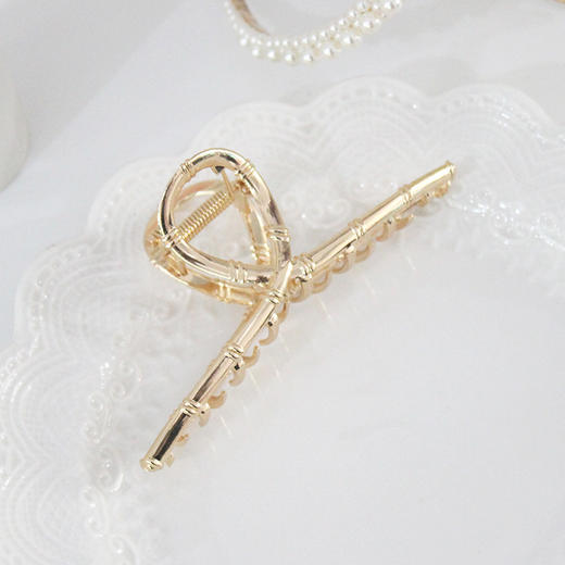 韩版ins时尚简约 气质优雅 清冷高级感金属鲨鱼夹发夹 精致珍珠水钻大号发夹 后脑勺盘发抓夹蝴蝶结夹子发饰｜韩式优雅气质抓夹时尚简约冷淡风鲨鱼夹发饰组合套装 商品图11