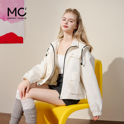 女装连帽封闭拉链大口袋短款外套-7007J4232201 商品图3