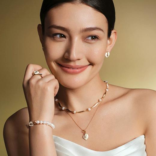 2楼Fellala/翡拉拉「马蹄莲」系列原创小众珍珠手链温柔优雅时尚手饰 款号924409301 吊牌价1499 现价1379 商品图1