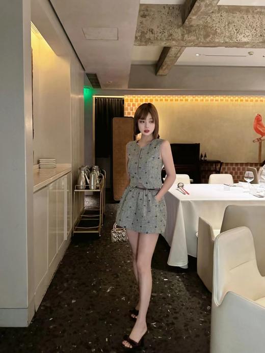 清仓捡漏 LINCHAOZHANG  LW240310 同款马甲  LQ240260 同款半裙时尚套装 LB240133 背心 商品图2