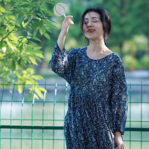 蓝小花苎麻连衣裙 商品图3