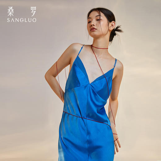 桑罗真丝吊带睡裙女V领露背性感睡衣蕾丝拼接收腰显瘦2024年新款 商品图0