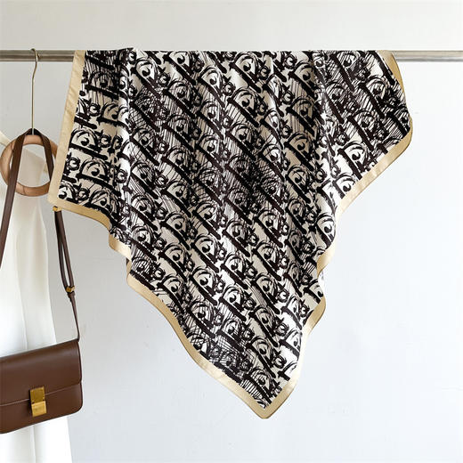 韩系时尚百搭职业仿真丝小领巾 优雅百搭 丝巾方巾高级感 复古印花丝巾女 商品图13