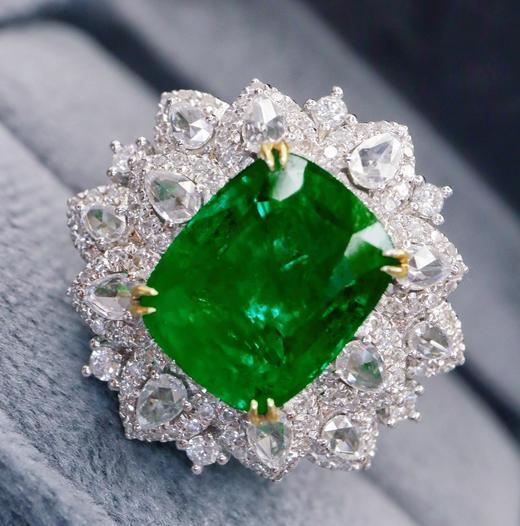 5.7ct 祖母绿戒指吊坠 商品图3