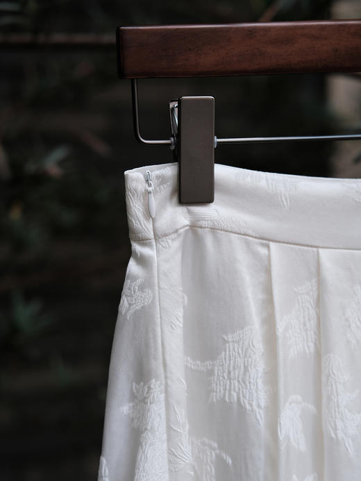 盛唐牡丹 |珍珠白冠乐绉梅兰竹菊半裙 商品图3