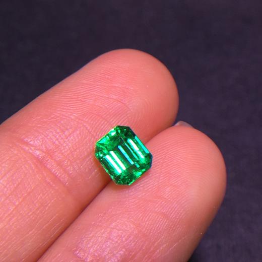 1.02ct 祖母绿裸石 商品图3