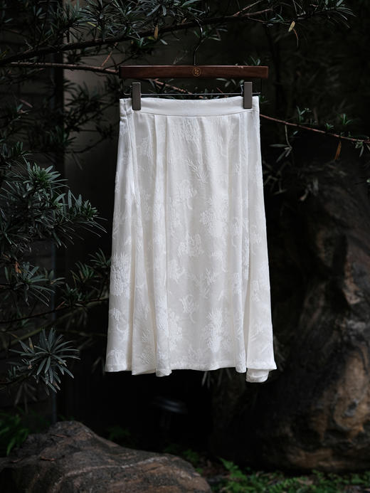 盛唐牡丹 |珍珠白冠乐绉梅兰竹菊半裙 商品图6