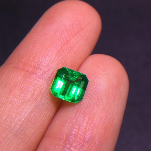 1.27ct 祖母绿裸石 商品图2