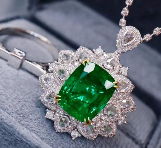 5.7ct 祖母绿戒指吊坠 商品图2