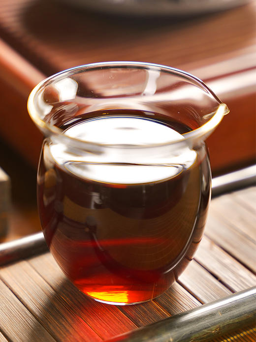 【限时回馈】古寨春【南糯山熟茶】2013年南糯山半坡老寨古树纯料；一款买完品尝之后被优秀震惊到的熟茶！357克/饼，五饼/提 商品图6