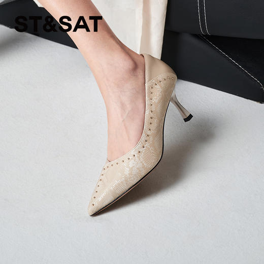 星期六优雅蛇纹铆钉尖头高跟鞋SSC3111171 商品图4