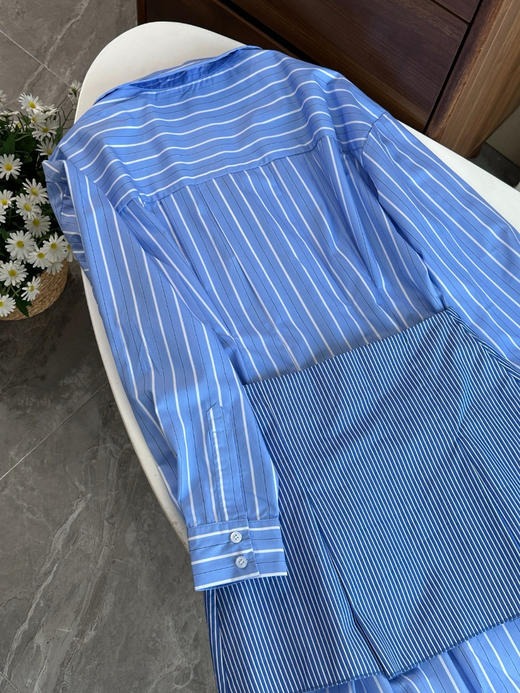Ma*家早秋新款时尚蓝白条纹叠穿衬衫连衣裙 商品图10