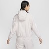 Nike/耐克外套女秋季跑步运动宽松休闲梭织连帽夹克FV6299-104 商品缩略图1