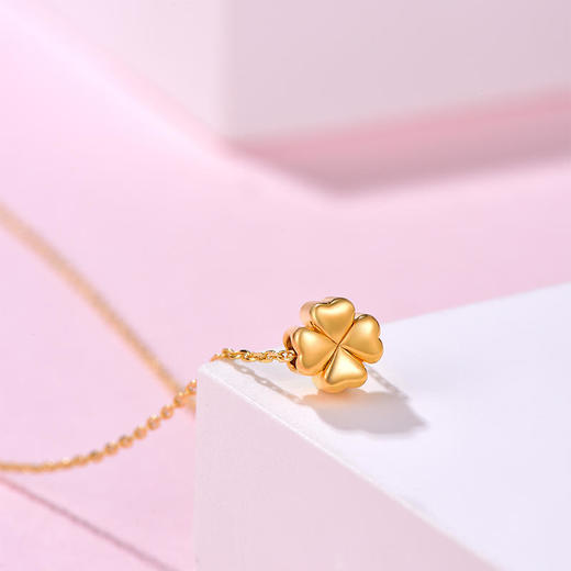 【官方直发 周六福999足金四叶草吊坠】带鉴定证书 赠925银镀金项链 配专柜礼盒礼袋 商品图1