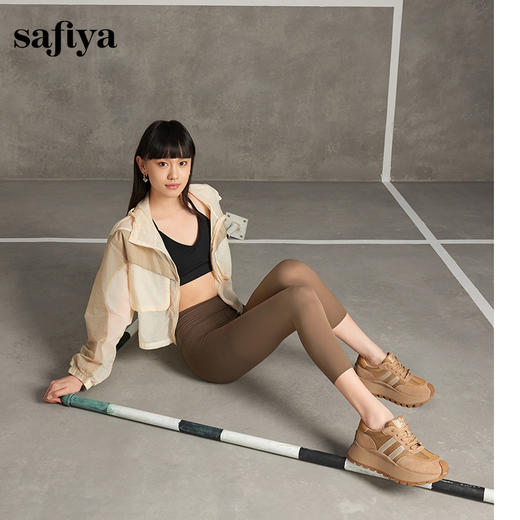 Safiya/索菲娅2024秋复古松糕拼色轻便百搭增高运动休闲阿甘鞋 SF43112099 商品图3
