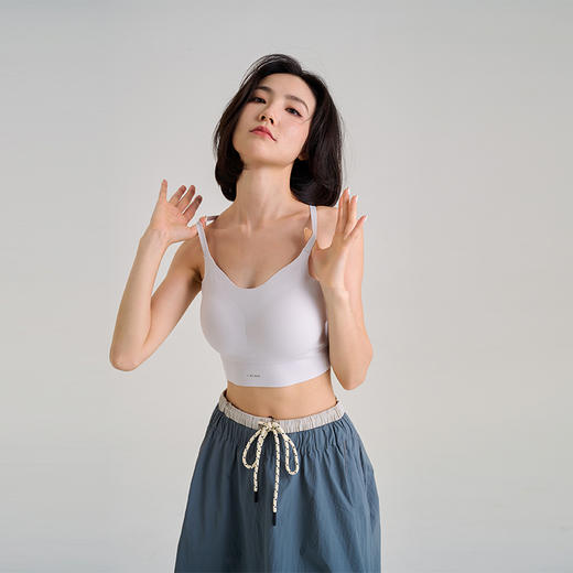 【裸感面料】一体式胸垫运动背心 后背可调节交叉绑带 一片式激光切割 无痕胸衣 中高强包裹好 无束缚 商品图4