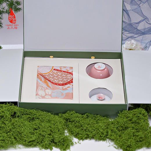 SAINTJOY/上久楷礼盒 闻相和韵   陶瓷盖碗  宋锦腰扇 SPS24G02-2   双面印花真丝方巾 FJS24006 商品图2