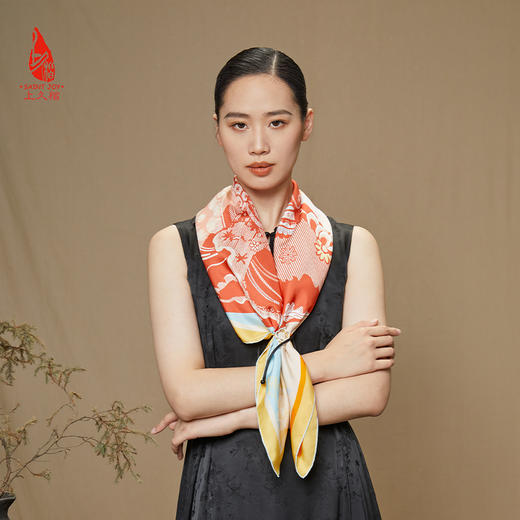 SAINTJOY/上久楷礼盒 闻相和韵   陶瓷盖碗  宋锦腰扇 SPS24G02-2   双面印花真丝方巾 FJS24006 商品图10