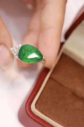 4.97ct 祖母绿戒指