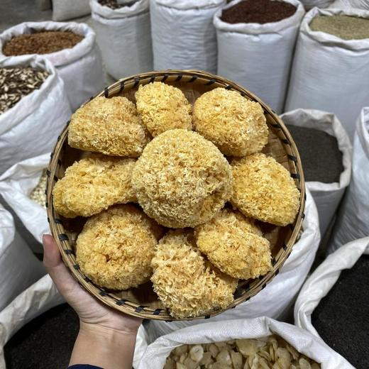 银耳  形紧密小巧，泡发后柔软洁白，半透明，含胶质高，富有弹性 商品图0