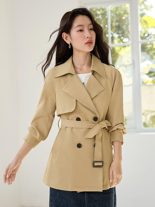 【专属特价】熙世界卡其色风衣女款2025新款春秋流行双排扣小个子中长款大衣 商品图1