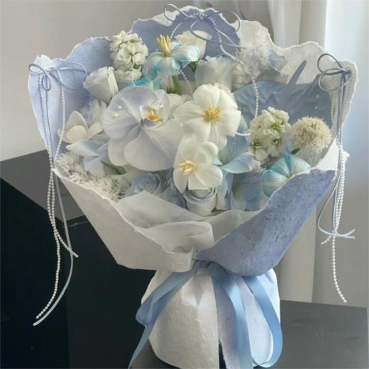 蓝色传说--蓝白色系花束 商品图1