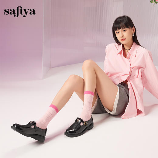 Safiya/索菲娅法式复古T字带玫瑰扣深口粗跟玛丽珍小皮鞋 SFD1112050/SF43112050 商品图4