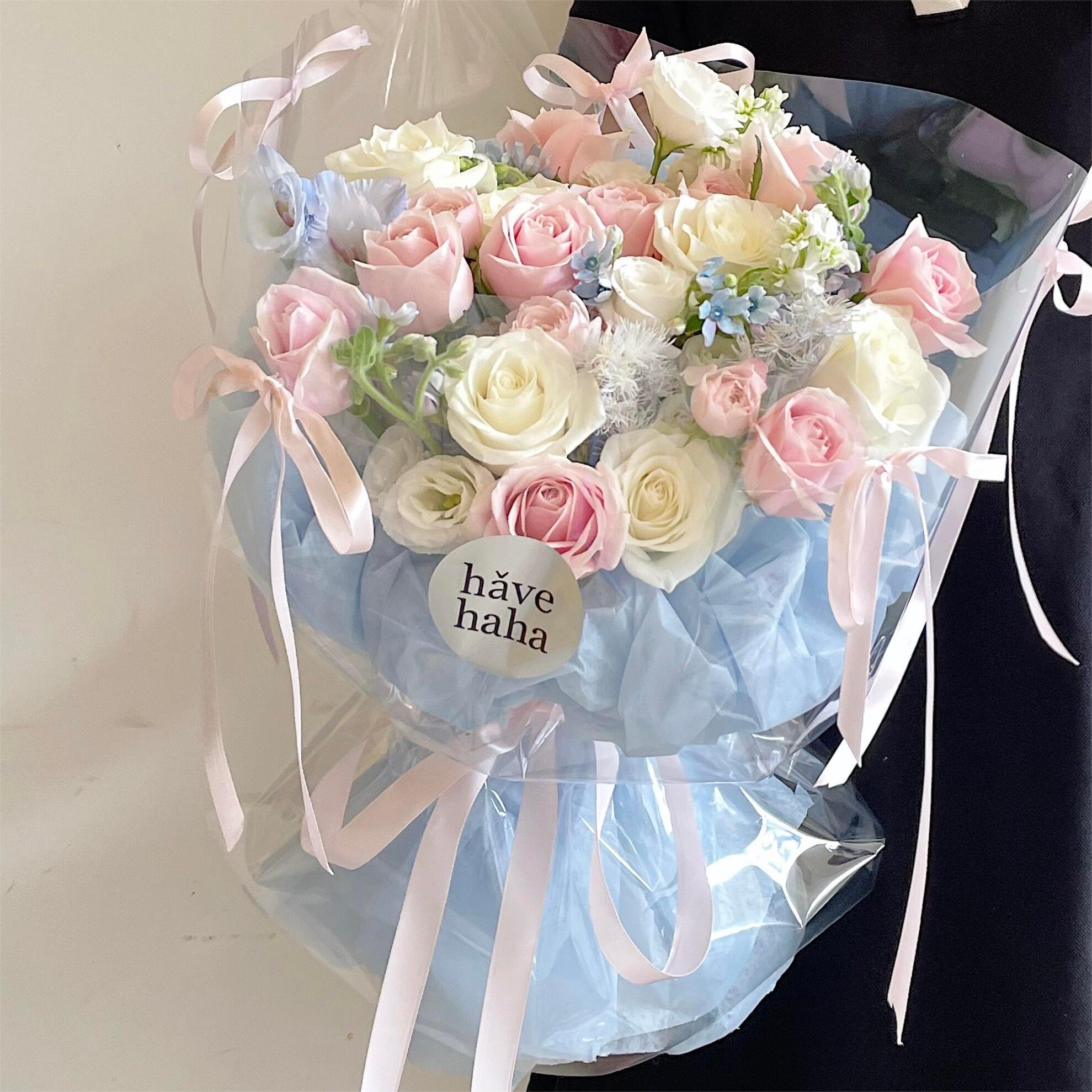 蝴蝶结圆形花束--圆形粉色系花束