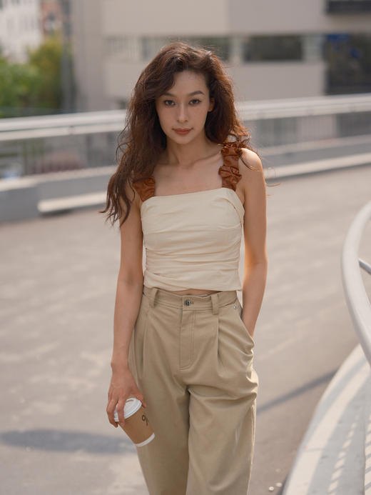 褶皱宽肩带上衣 商品图1