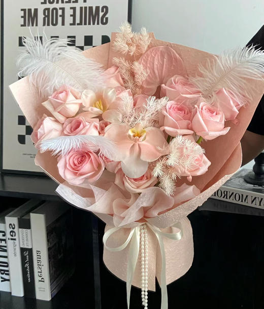 薄雾玫瑰--粉色系玫瑰混搭花束 商品图1