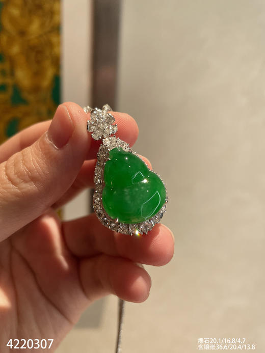 老坑艳绿葫芦吊坠【4220307】具体价格微信咨询 商品图6