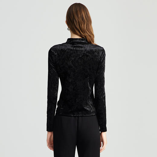 EITIE爱特爱优雅黑色丝绒中式盘扣修身显瘦长袖上衣秋季新款C2413402（轻微浮色 ，不要跟浅色系衣服一起穿/洗） 商品图4