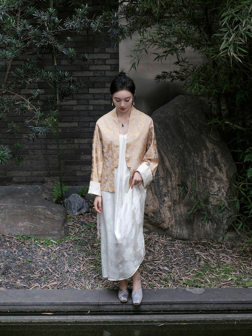 盛唐婧 |双面穿小团龙真丝外套 商品图0