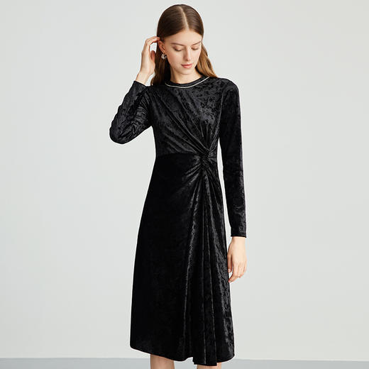 EITIE爱特爱优雅法式复古丝绒暗纹收腰黑色连衣裙秋季新款C2407402（轻微浮色 ，不要跟浅色系衣服一起穿/洗） 商品图1