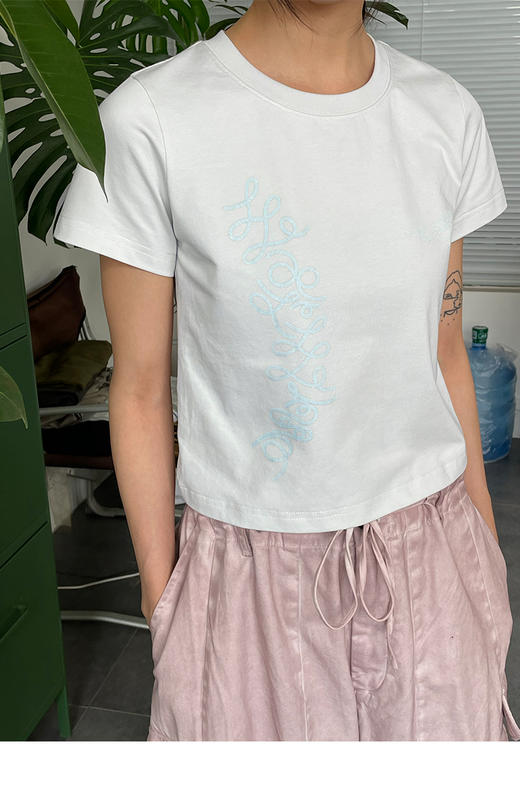 CryingCenter 背过身大哭tee去哭去爱浅色手写字体女款 哭喊中心 商品图3