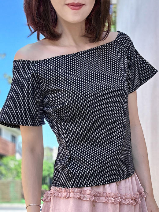 TYNVIE 拼接下摆挖肩上衣-黑格纹 商品图5