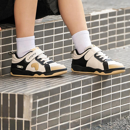 卡特兔童鞋儿童板鞋女童2024秋季新款男童滑板软底防滑运动鞋 商品图2