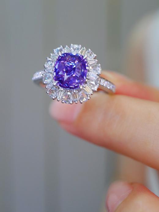 2.09ct 蓝宝石戒指 商品图3